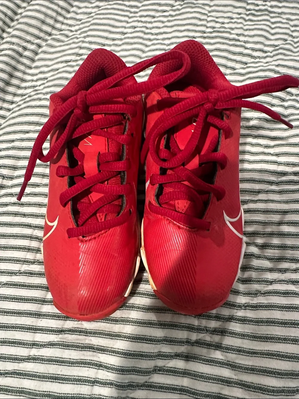 Nike Kids Red and White Baseball Cleats